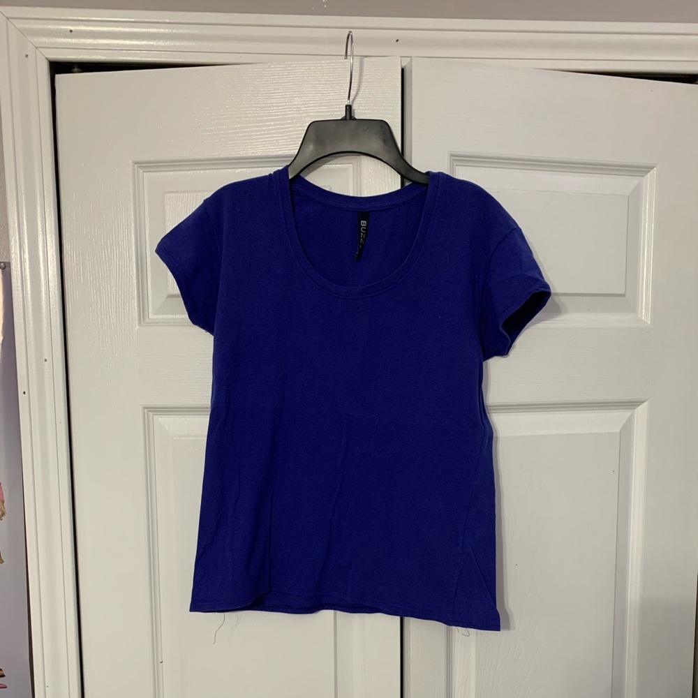 2 T-Shirts - Picture 2 of 2